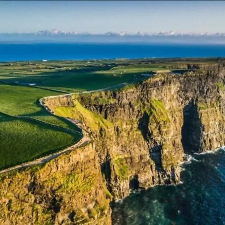 Comfortable House * Ennistimon