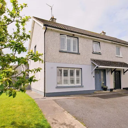 Ferienhaus Beautiful 3 Bedroom House
